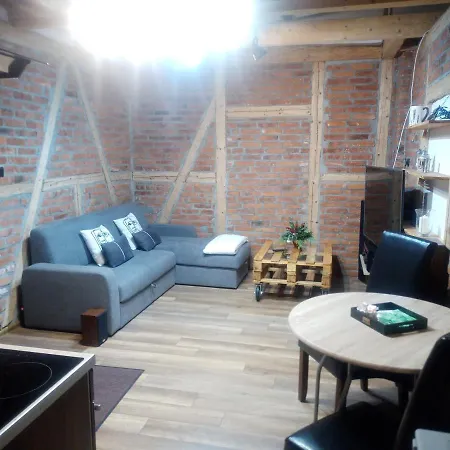 Karamba شقة شكلارسكا بوريبا